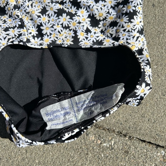 Topshop Keyhole Daisy One Piece Halter Swim Suit - Picture 2 of 4